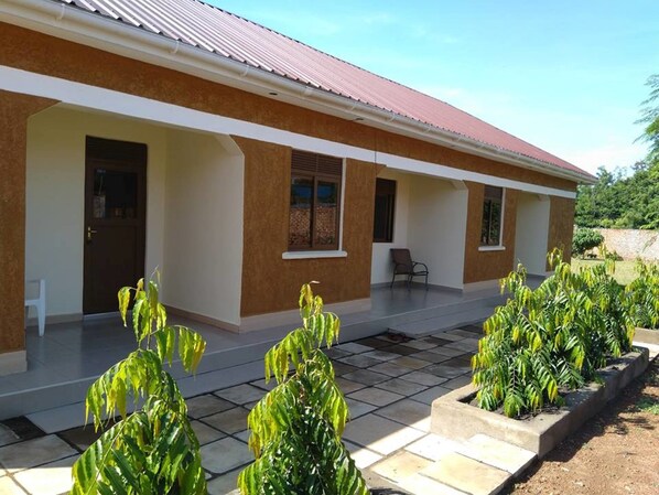 Exterior - Kalalo Cottage Inn (Pakwach)