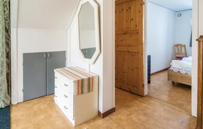 3 bedrooms, travel cot, free WiFi