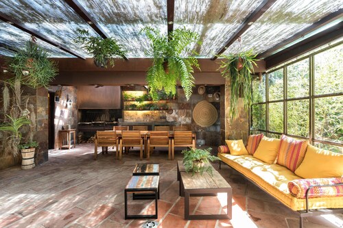 ACUARELA House with garden and large private pool. 25 minutes from Barcelona and 10 minutes from the beach