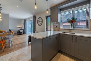 Fridge, microwave, dishwasher, highchair - One Lazy Duck, Heacham, Norfolk (Heacham)