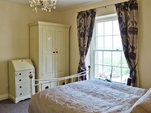 1 habitación y ropa de cama