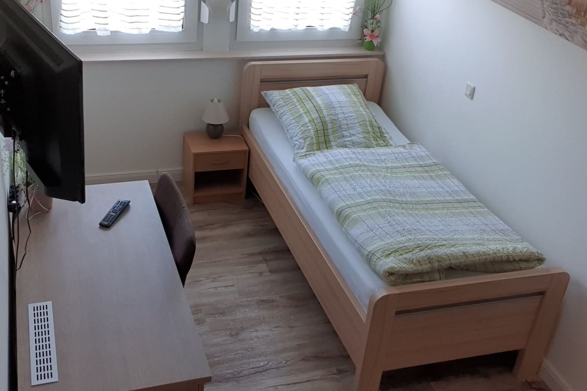 Habitación individual estándar | Escritorio, espacio para trabajar con laptop y wifi gratis