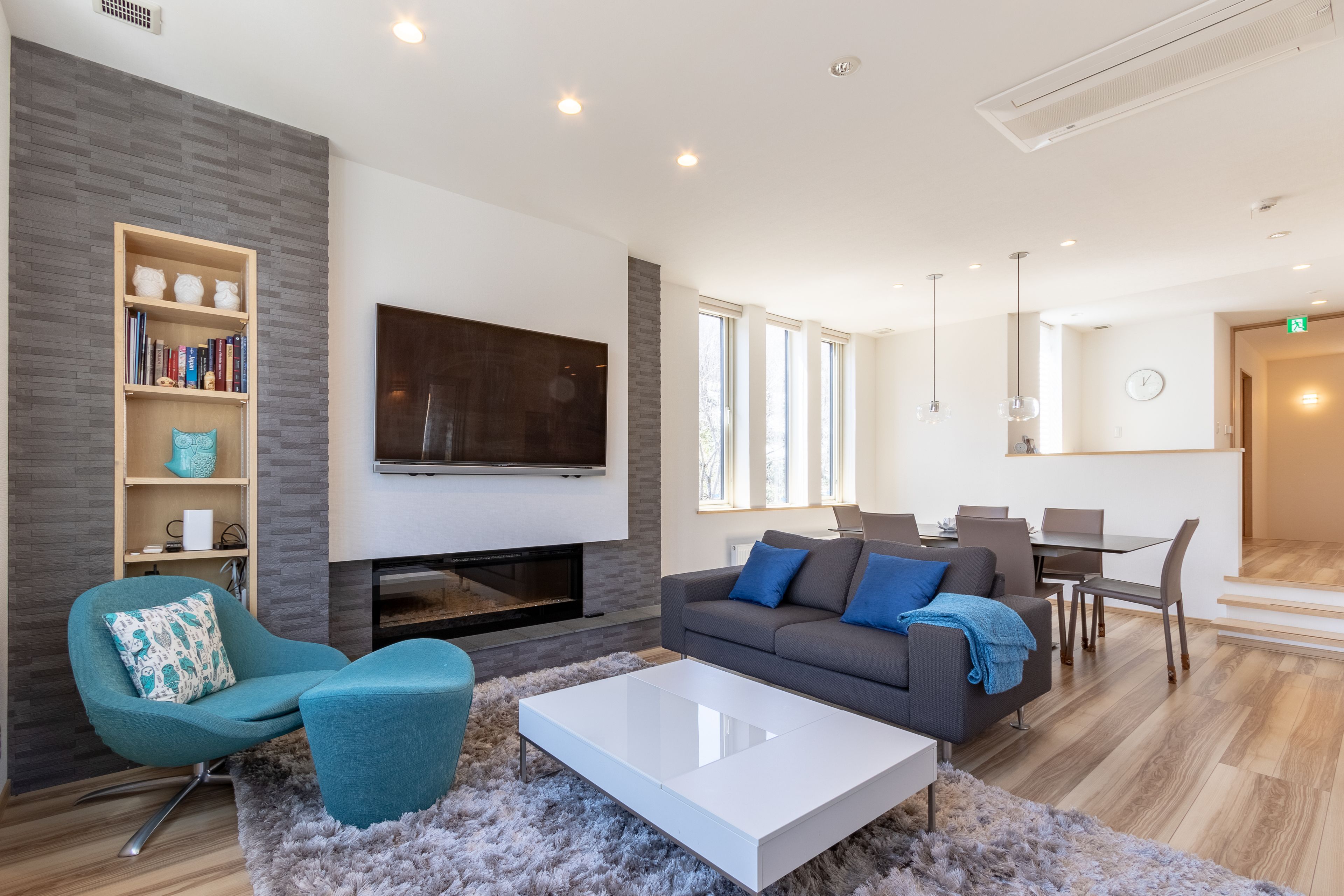 Private Vacation Home | Living room