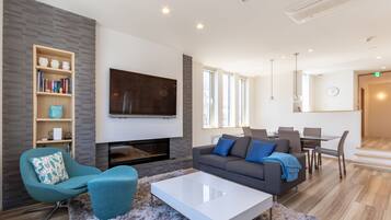 Nhà (Private Vacation) | Phòng khách | TV màn hình phẳng