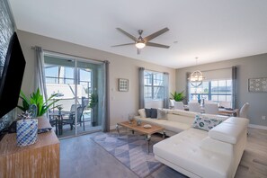 TV - (AN4975) Storey Lake Home 5/4 Private Pool & Free Waterpark (Kissimmee)