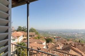 Interior - Luisa's Smile, at the XVI century house near the castle (guarene)