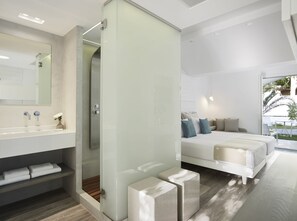 Superior-Doppel- oder -Zweibettzimmer, Gartenblick | Zimmersafe, Schreibtisch, Verdunkelungsvorhänge, kostenlose Babybetten