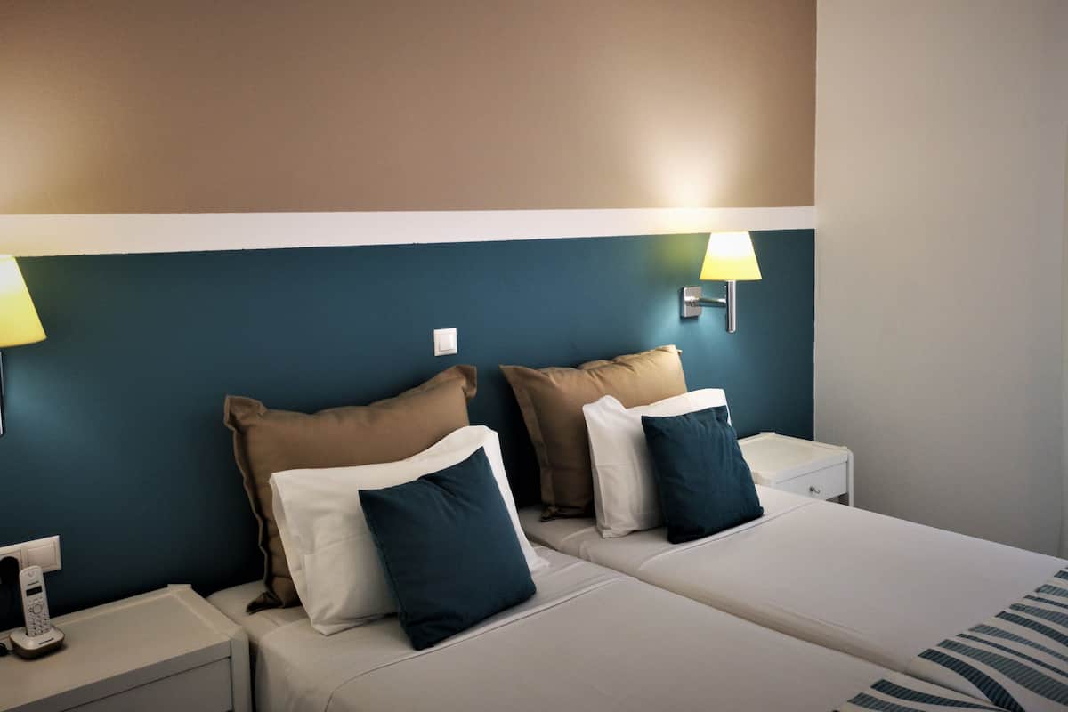 Standard Double Room, Garden View | In-room safe, desk, blackout drapes, free cribs/infant beds