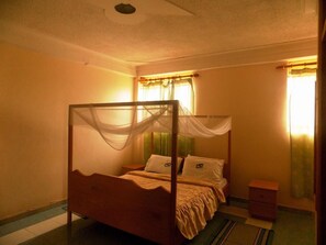 豪華雙人房 | 書桌、免費無線上網、床單、無障礙通道