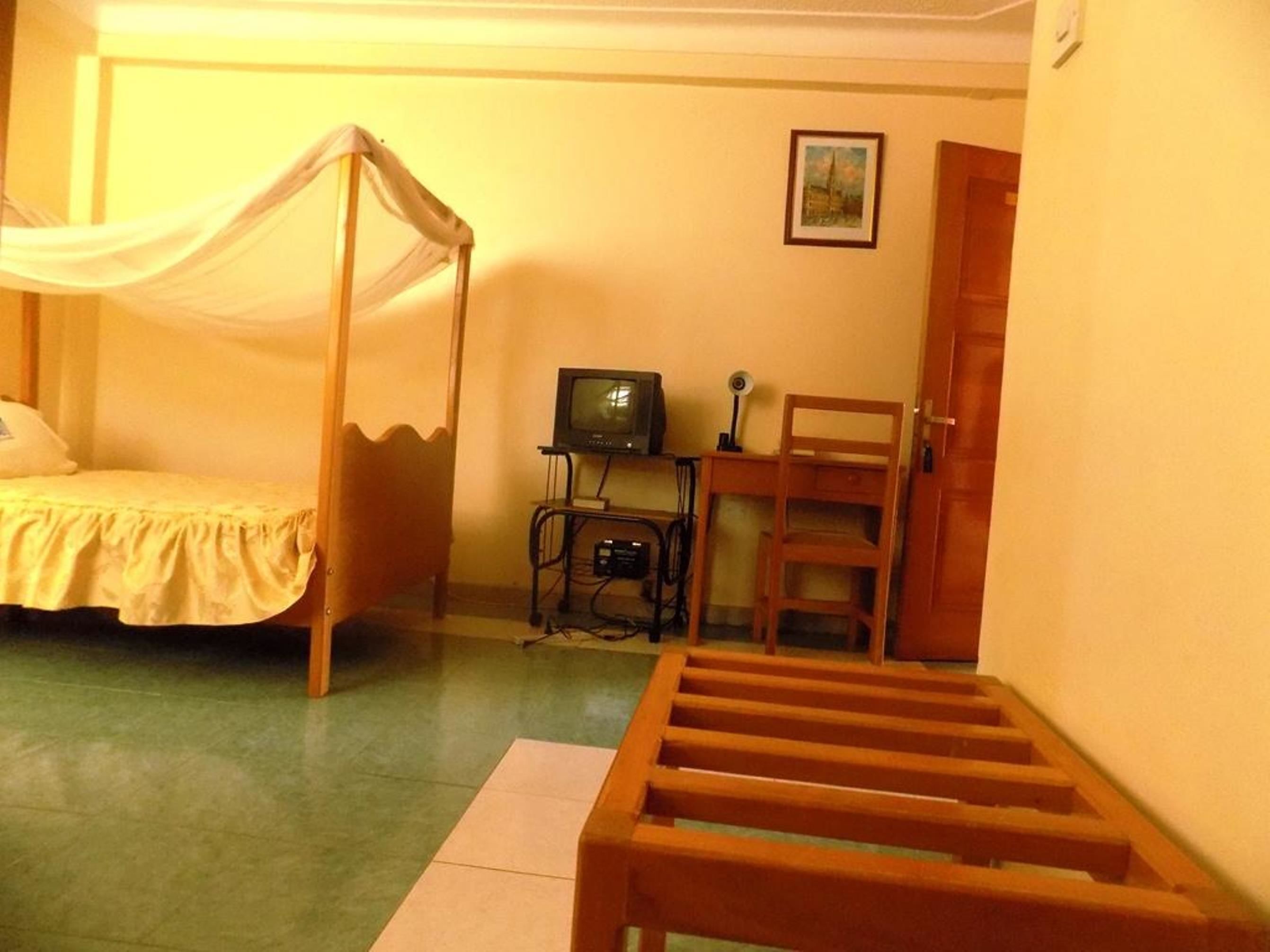 Desk, free WiFi, bed sheets, wheelchair access