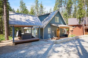 Exterior - Woodland Chalet in a Wonderful Quiet Setting (Leavenworth)