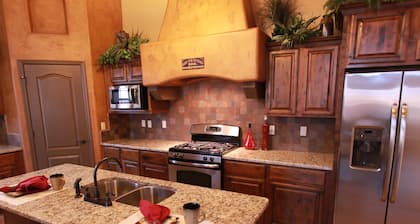 NM Beautiful Townhome, paradise at point!