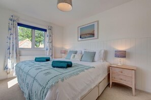 4 dormitoris, un bressol de viatge, Internet i roba de llit