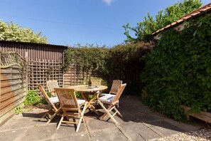 Outdoor dining - Egret, South Creake, Norfolk (South Creake)