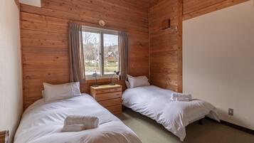 Chambre Double ou avec lits jumeaux, salle de bains commune | Wi-Fi gratuit, draps fournis
