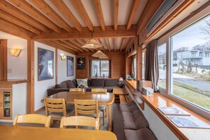 Dining - North Point (Kutchan)