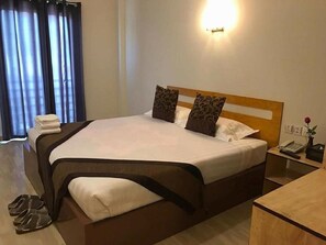 Minibar, free WiFi, bed sheets - Sky Motel Kalaw (Kalaw)
