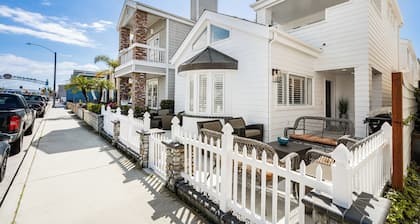 One house from the sand, situated between Newport and Balboa Piers.