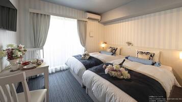 Verdunkelungsvorhänge, kostenloses WLAN, Bettwäsche