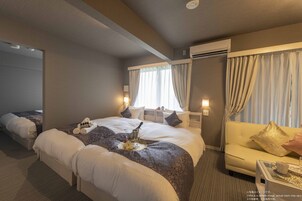 Suíte superior | Cortinas blackout, Wi-Fi de cortesia, roupa de cama