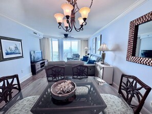 Smart TV, lettore DVD, libri