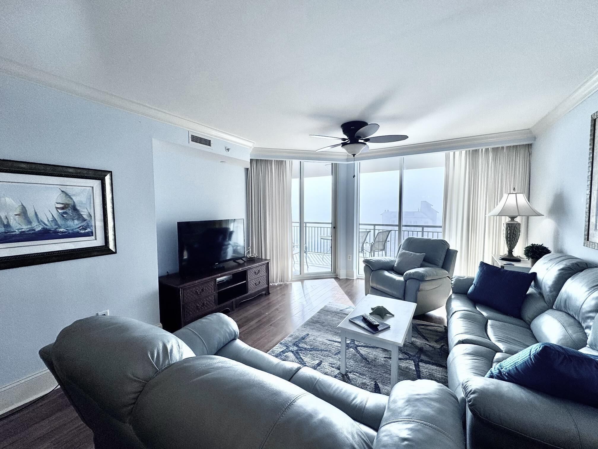 تلفزيون، مشغل دي في دي، كُتُب