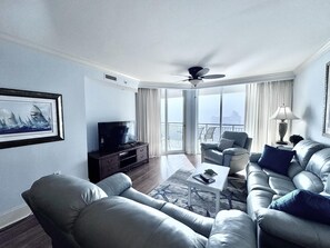 Smart TV, DVD player, books - MVG 1114 3 Bedroom 3 Bath Ocean-view (North Myrtle Beach)