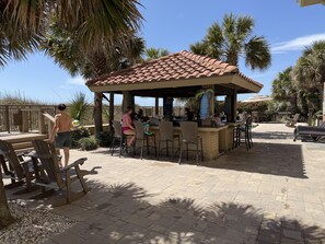 Outdoor dining - MVG 1114 3 Bedroom 3 Bath Ocean-view (North Myrtle Beach)