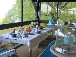 Desayuno continental incluido todos los días