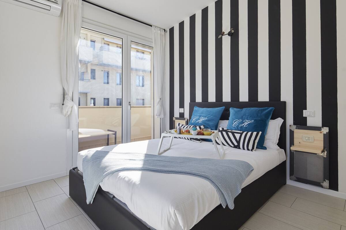 Deluxe Suite, Terrace | Premium bedding, down comforters, minibar, in-room safe