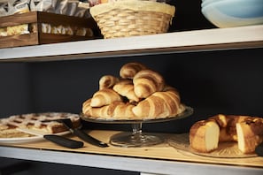 Breakfast buffet - Sophie B&B (Florence)