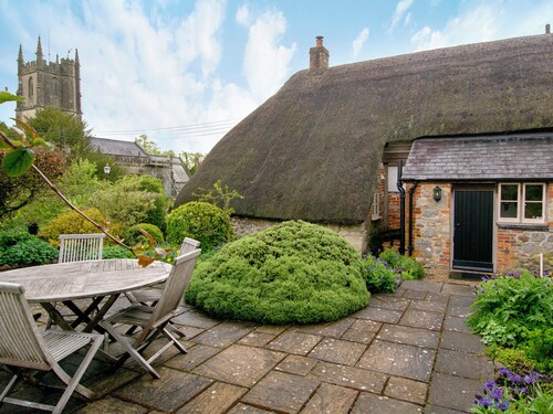 3 bedroom accommodation in Avebury