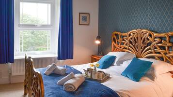 5 bedrooms, free WiFi, bed sheets