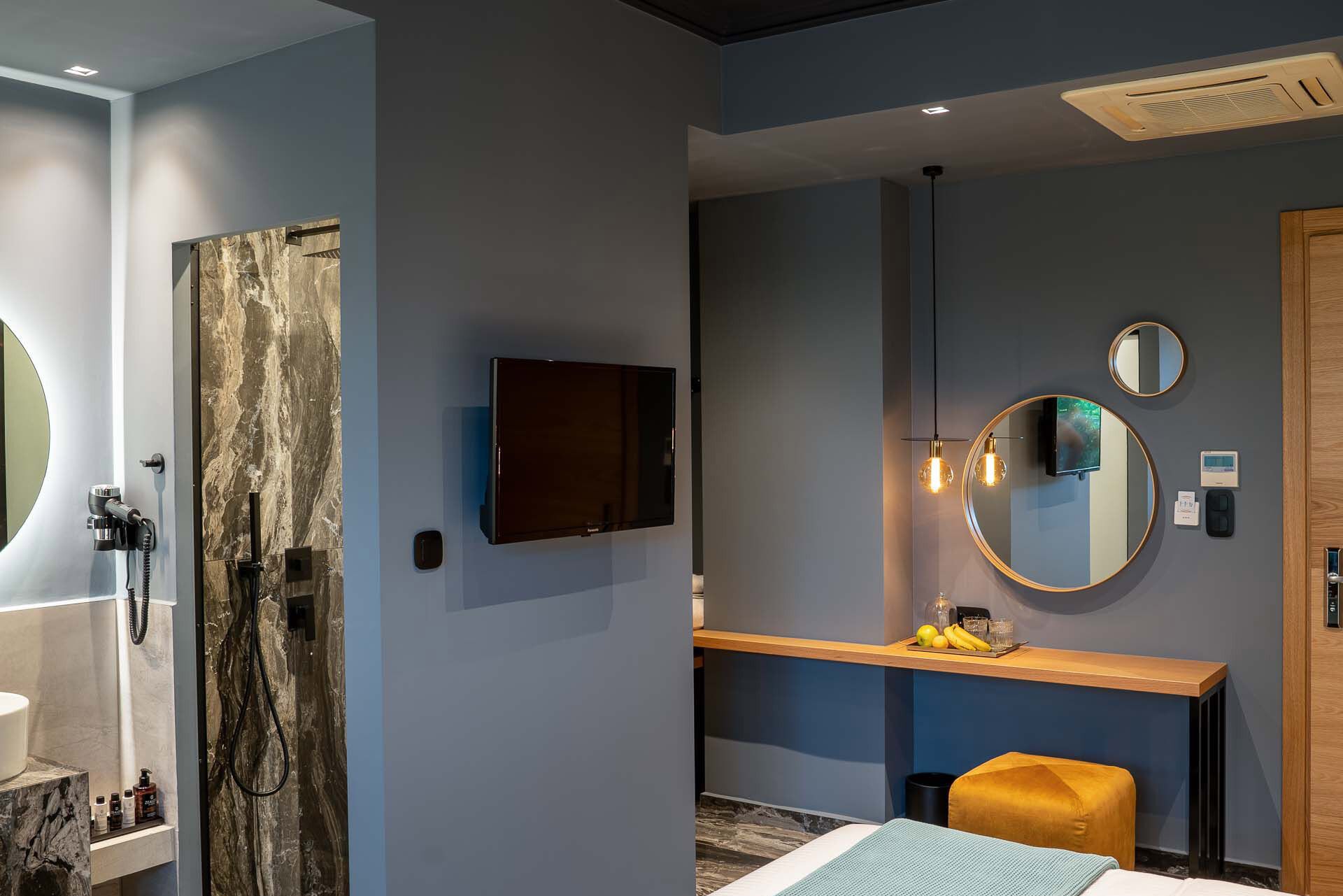 deluxe room | 1 bedroom, premium bedding, in-room safe, desk