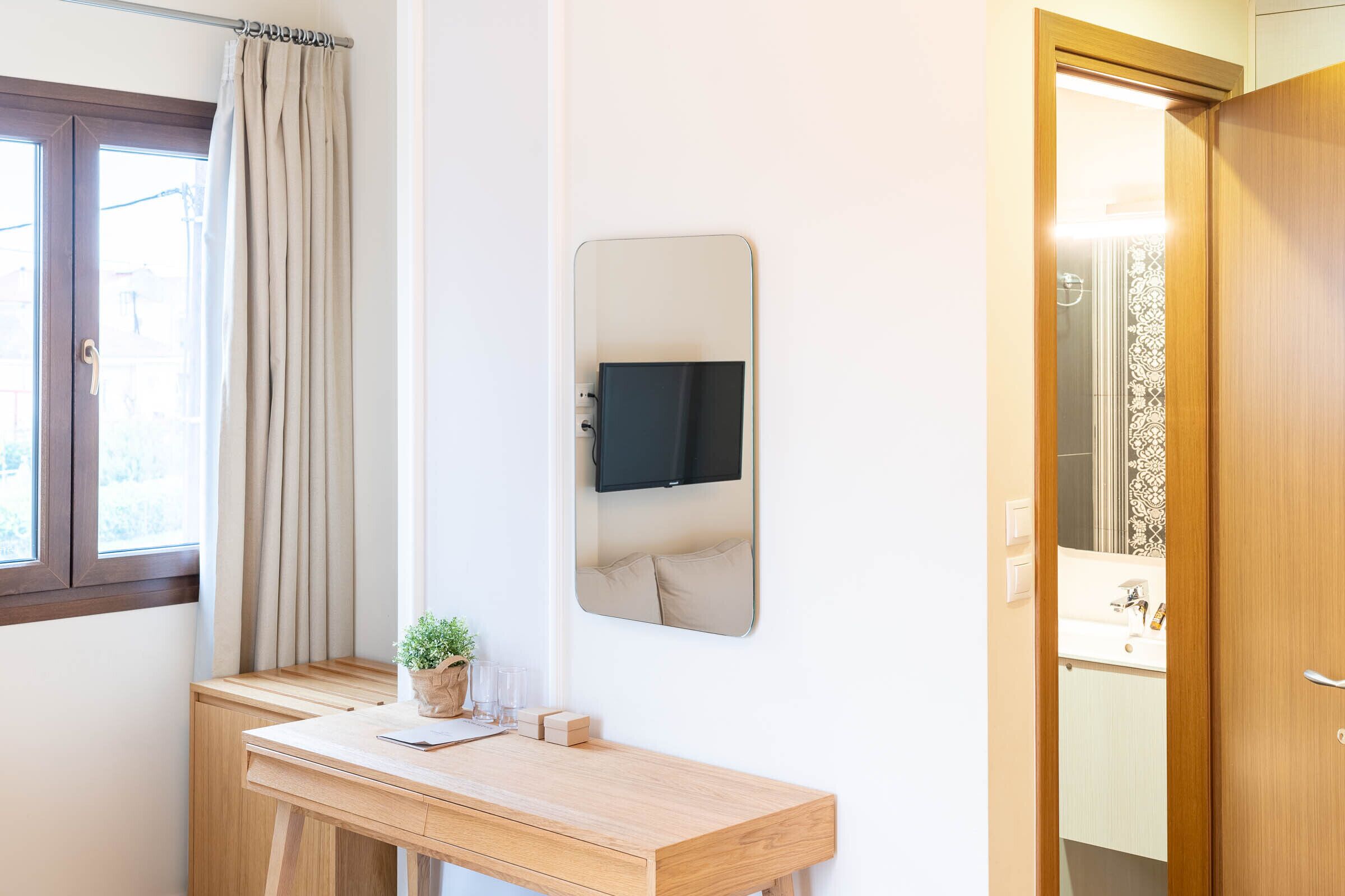 superior double room | 1 bedroom, premium bedding, in-room safe, desk