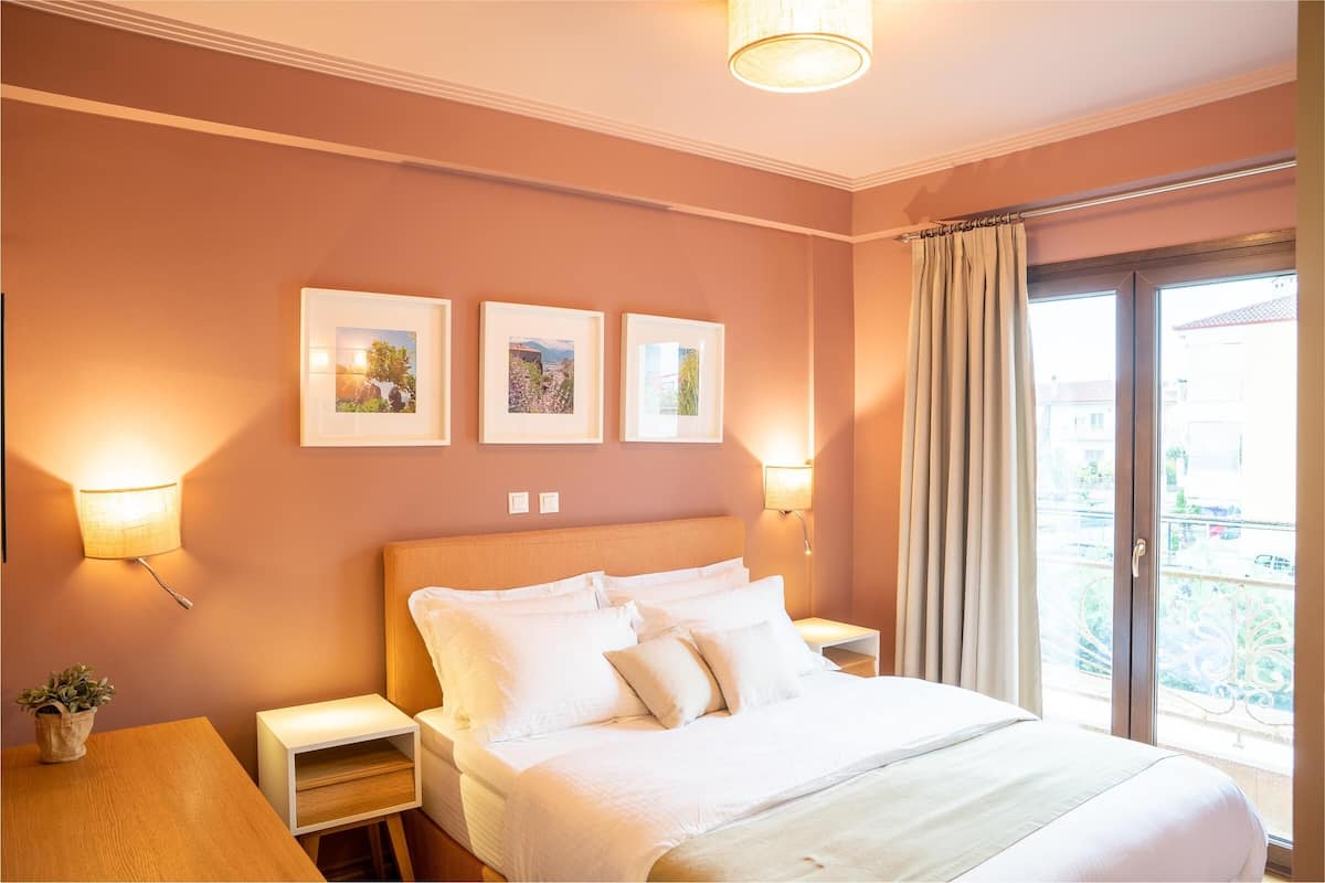 Standard Double Room | 1 bedroom, premium bedding, in-room safe, desk