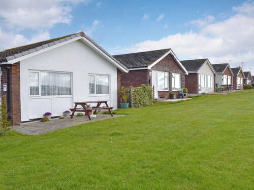 This lovely little bungalow makes for the perfect family holiday.