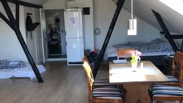 Familienapartment, Gartenblick | Individuell dekoriert, individuell eingerichtet, kostenloses WLAN
