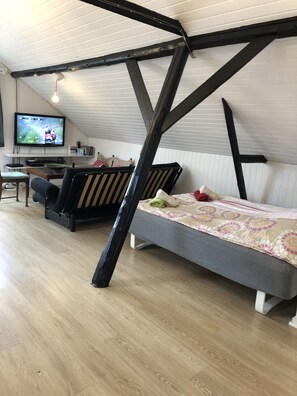 Family Apartment, Garden View | 1 bedroom, individually decorated, individually furnished, free WiFi