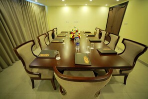 Meeting facility - Vivin Luxury Suites (Thiruvananthapuram)