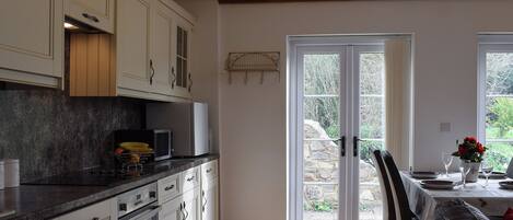 Frigorífico, microondas y lavavajillas