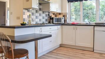 Dishwasher, highchair