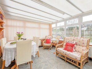 Dining - 1 bedroom accommodation in Cawston, near Aylsham (Cawston, near Aylsham)