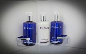 Ducha, artículos de tocador gratuitos, secador de pelo, toallas