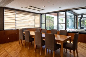 公寓 (4 guests or more recommended) | 客房内用餐
