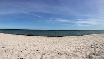 Una playa cerca, kayak