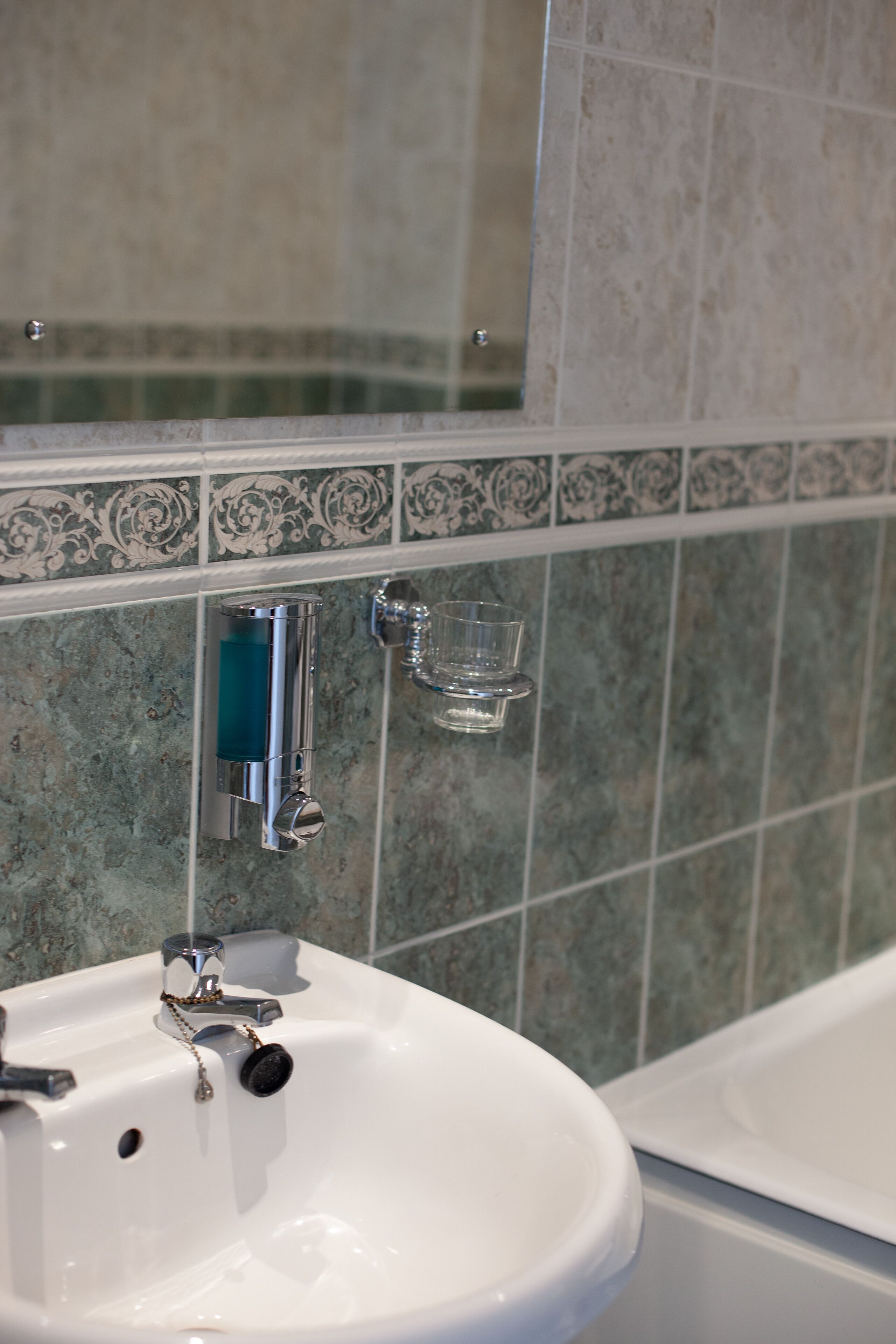 twin room | bathroom | free toiletries, hair dryer, towels, soap