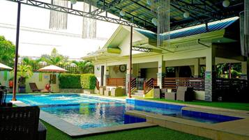 Piscina all'aperto