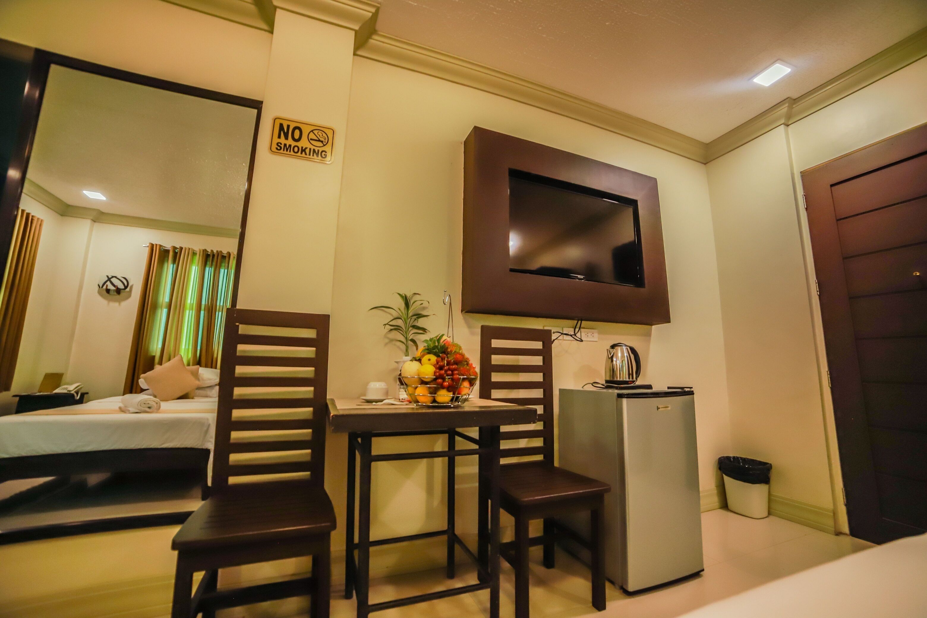 Makan di kamar
