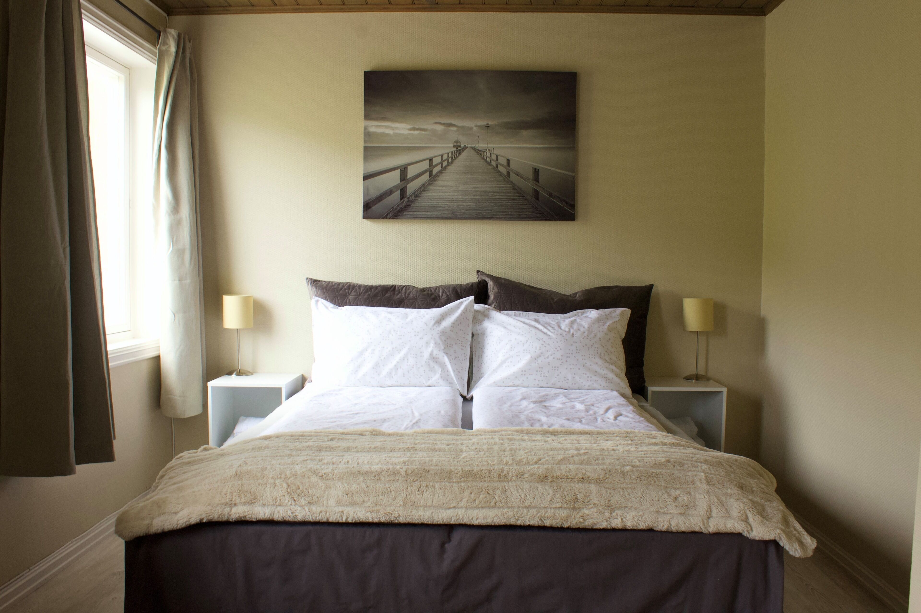 Dobbelt- eller tomannsrom | Skrivebord, lydisolert og ekstrasenger (mot et tillegg)